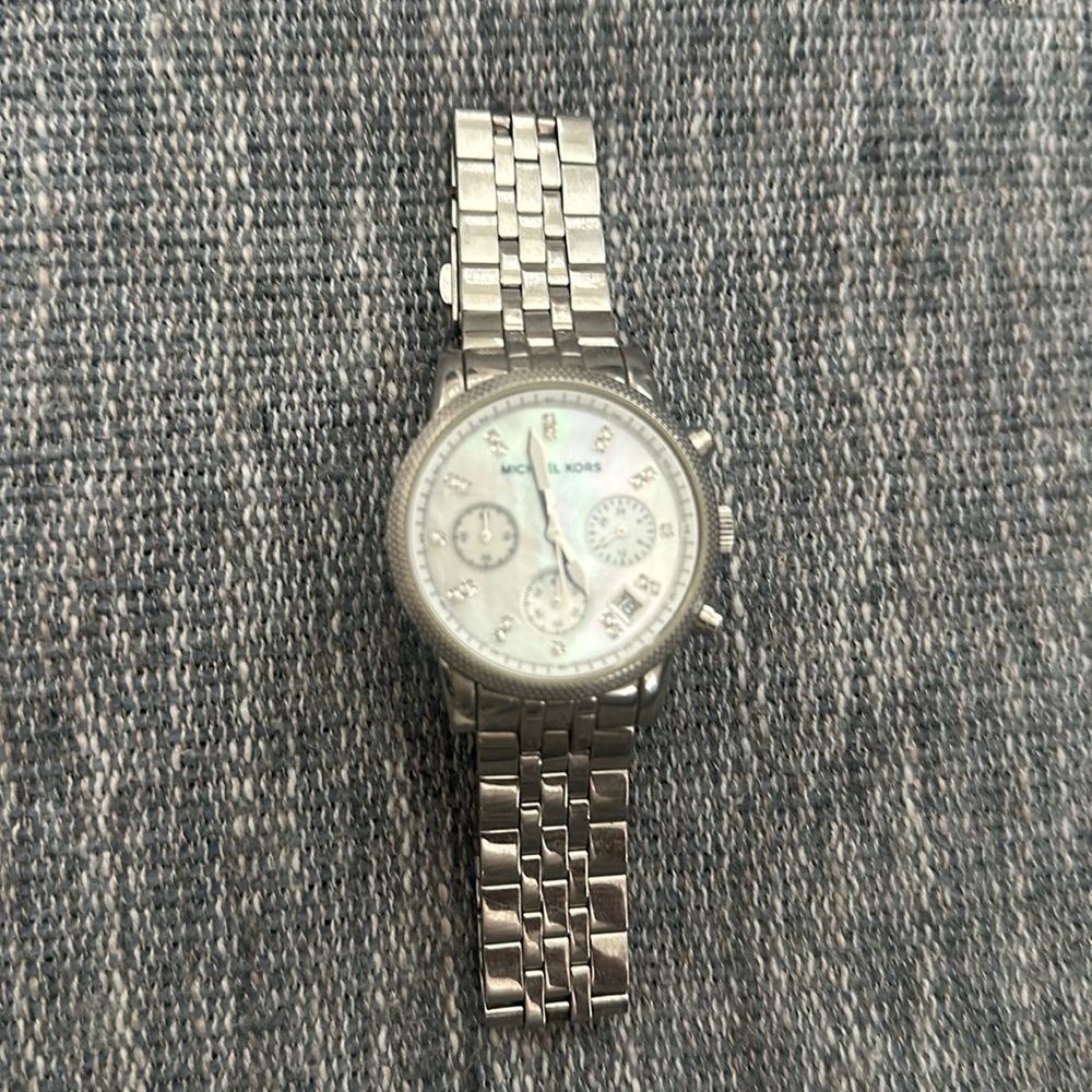 Michael Kors Watch (needs new battery)